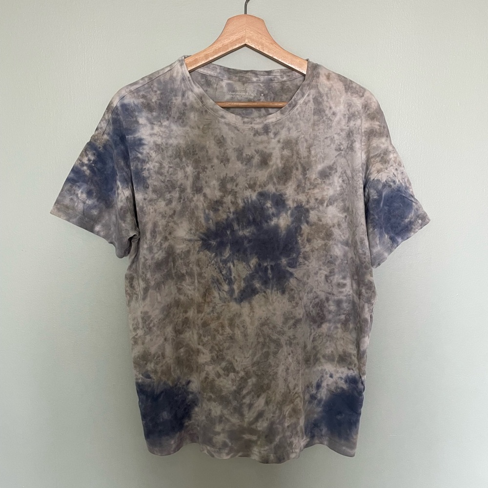 Abercrombie & Fitch boyfriend tee | blue tie dye | size M